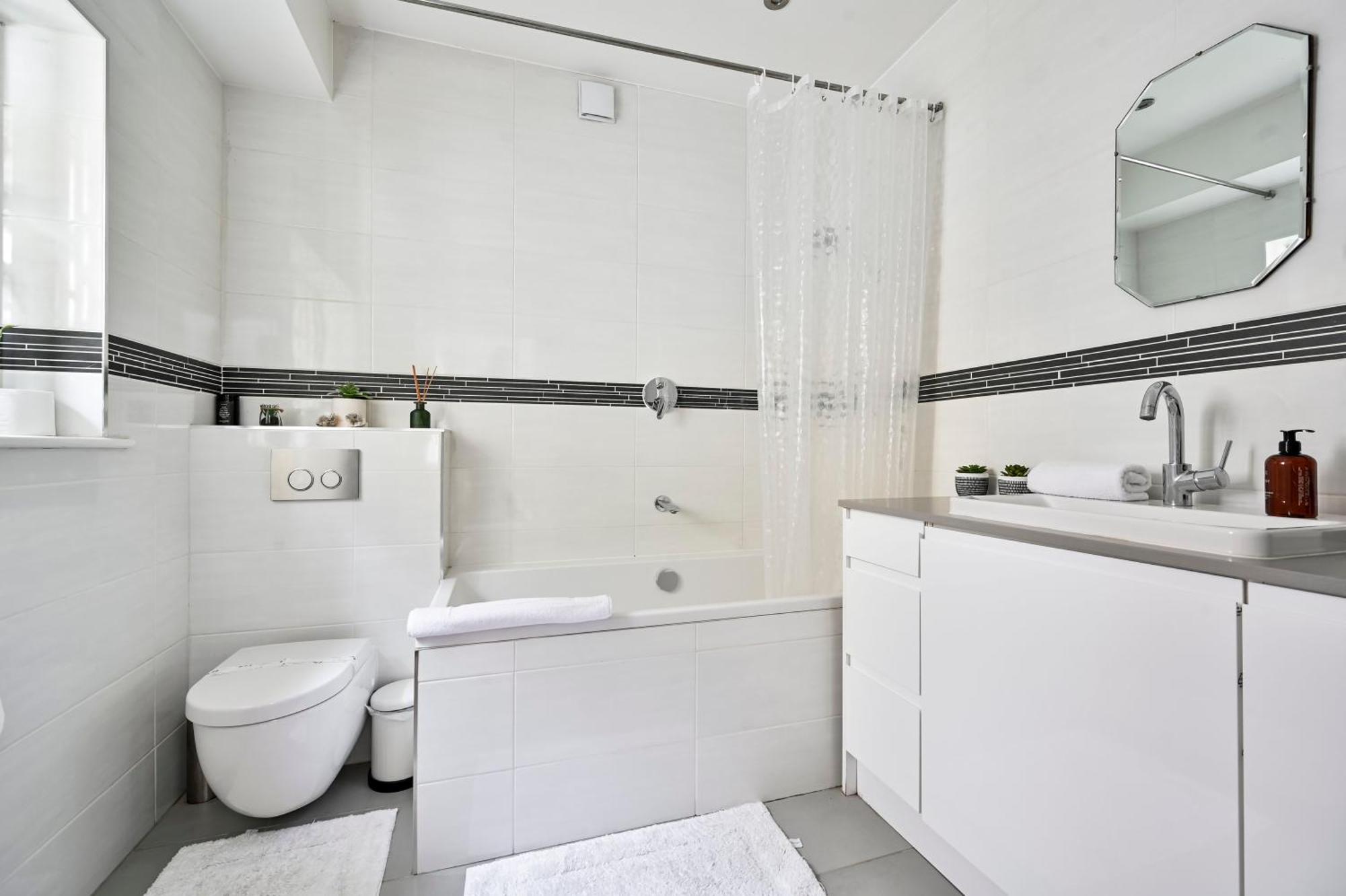 Апартаменты Magnificent 2 Bed Hyde Park Mews House Лондон Экстерьер фото