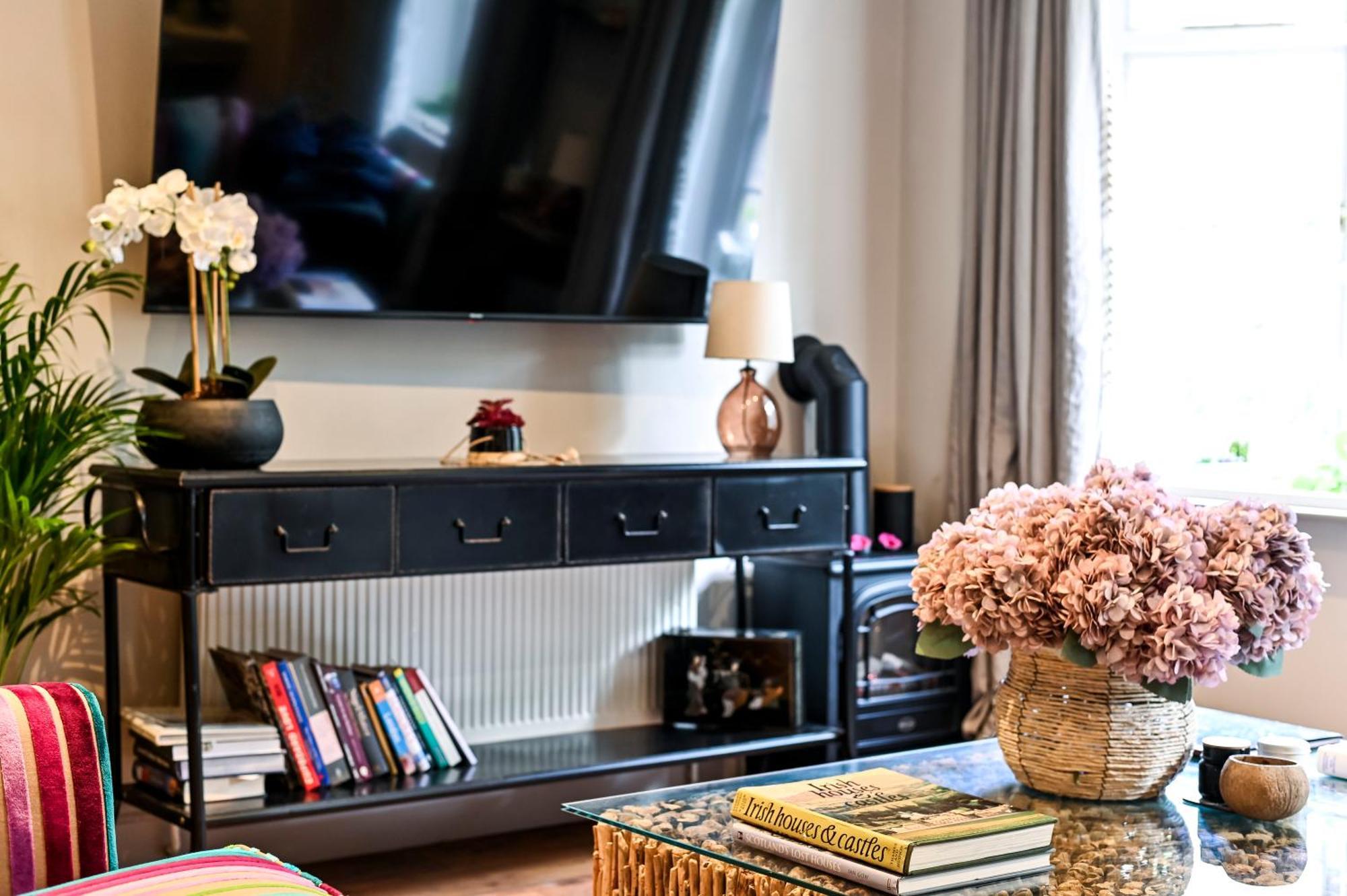 Апартаменты Magnificent 2 Bed Hyde Park Mews House Лондон Экстерьер фото