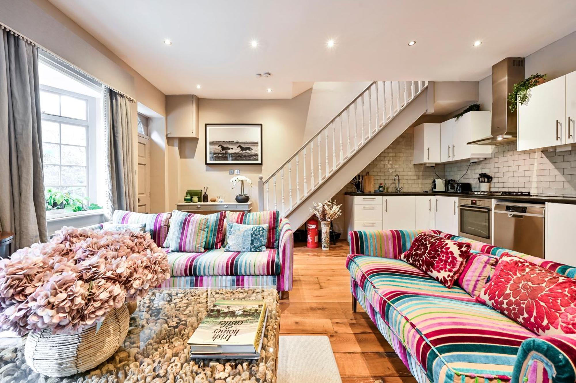 Апартаменты Magnificent 2 Bed Hyde Park Mews House Лондон Экстерьер фото