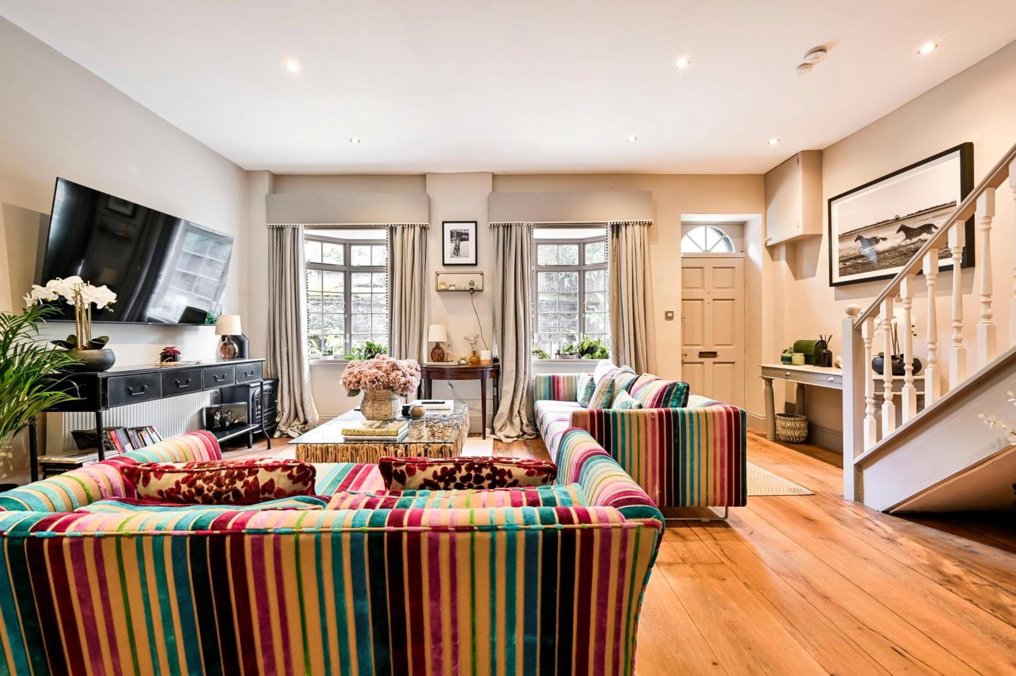 Апартаменты Magnificent 2 Bed Hyde Park Mews House Лондон Экстерьер фото