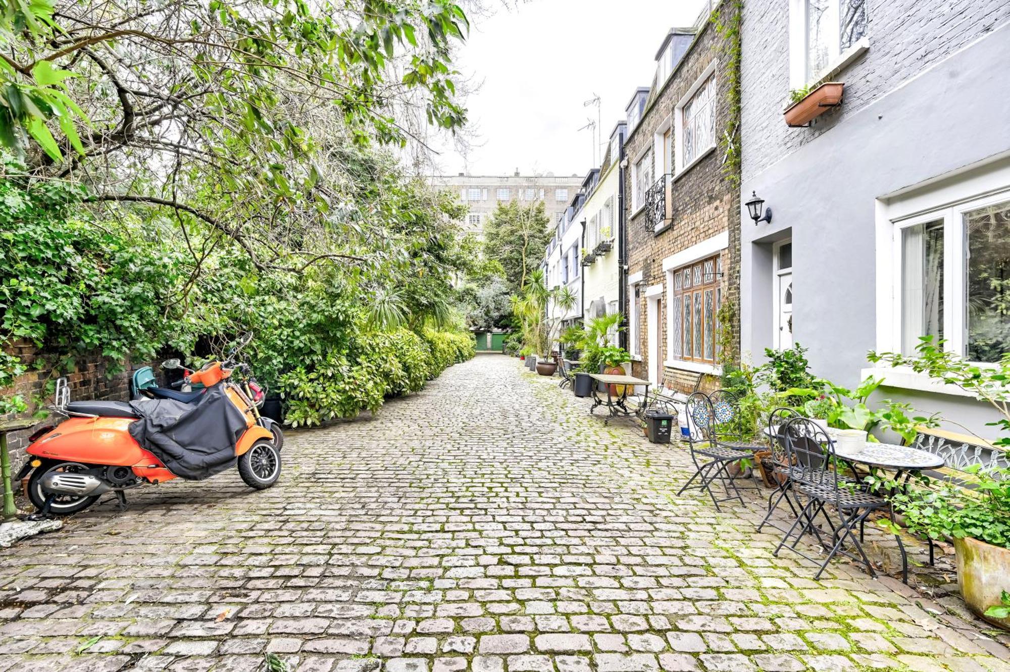 Апартаменты Magnificent 2 Bed Hyde Park Mews House Лондон Экстерьер фото